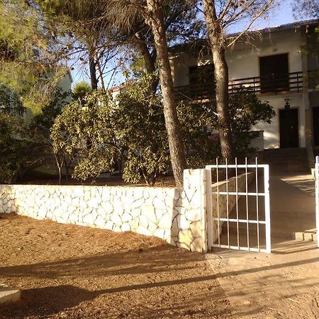 Apartments Kreso 5 Meters From The Beach With See View Shadow And Parking Place Stara Novalja Exterior foto