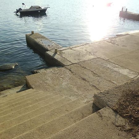 Apartments Kreso 5 Meters From The Beach With See View Shadow And Parking Place Stara Novalja Exterior foto