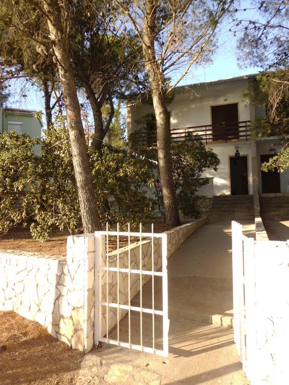 Apartments Kreso 5 Meters From The Beach With See View Shadow And Parking Place Stara Novalja Exterior foto