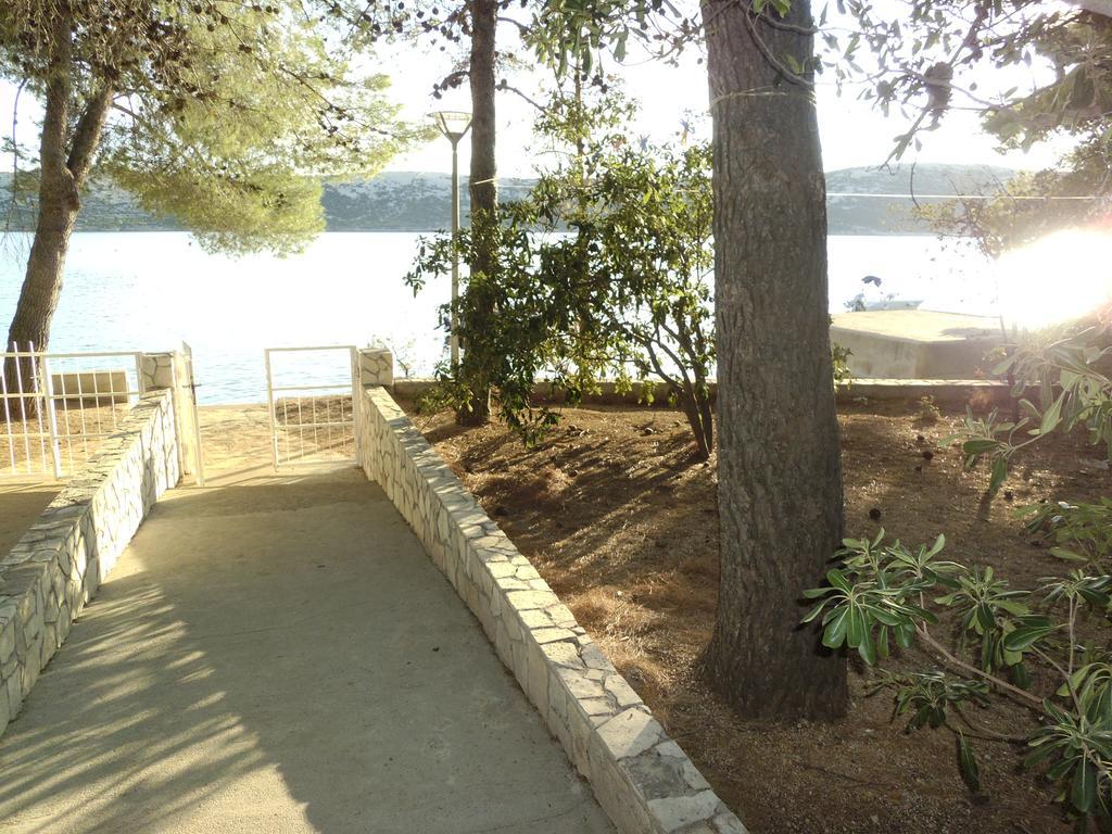 Apartments Kreso 5 Meters From The Beach With See View Shadow And Parking Place Stara Novalja Quarto foto
