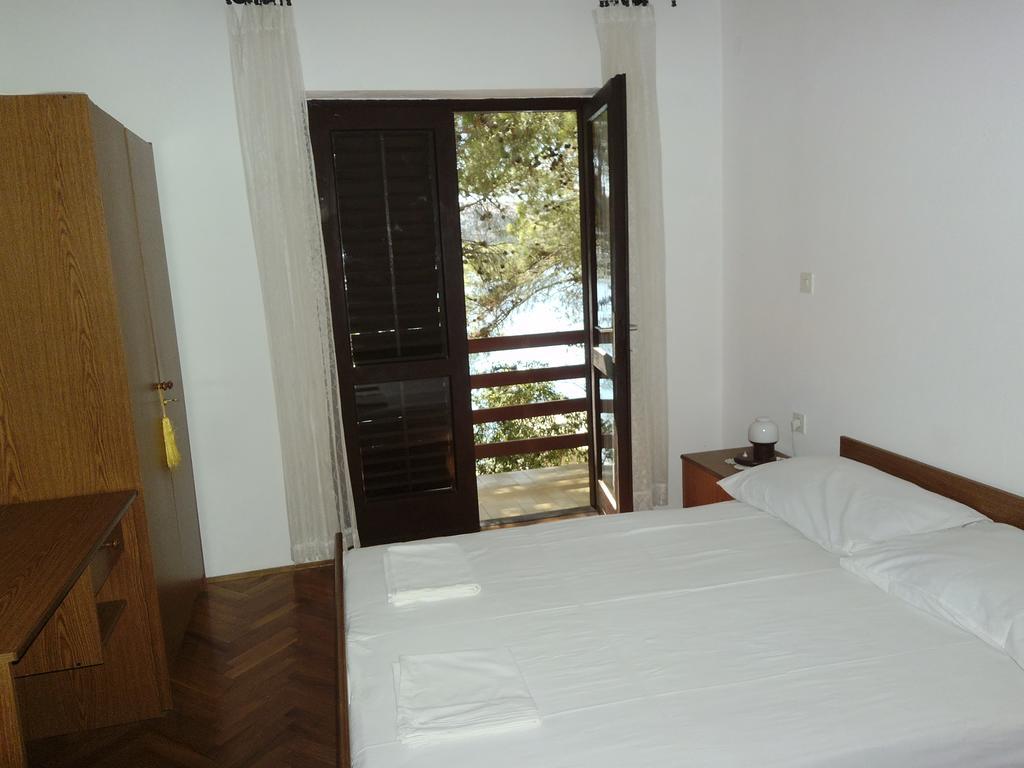 Apartments Kreso 5 Meters From The Beach With See View Shadow And Parking Place Stara Novalja Quarto foto