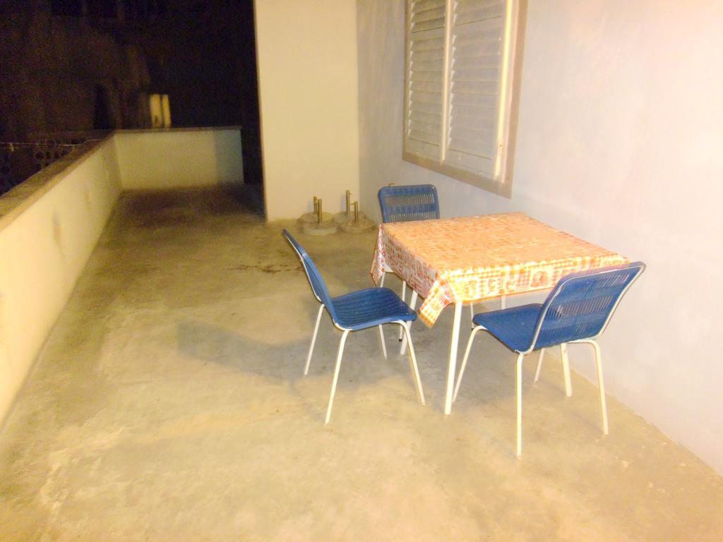 Apartments Kreso 5 Meters From The Beach With See View Shadow And Parking Place Stara Novalja Quarto foto