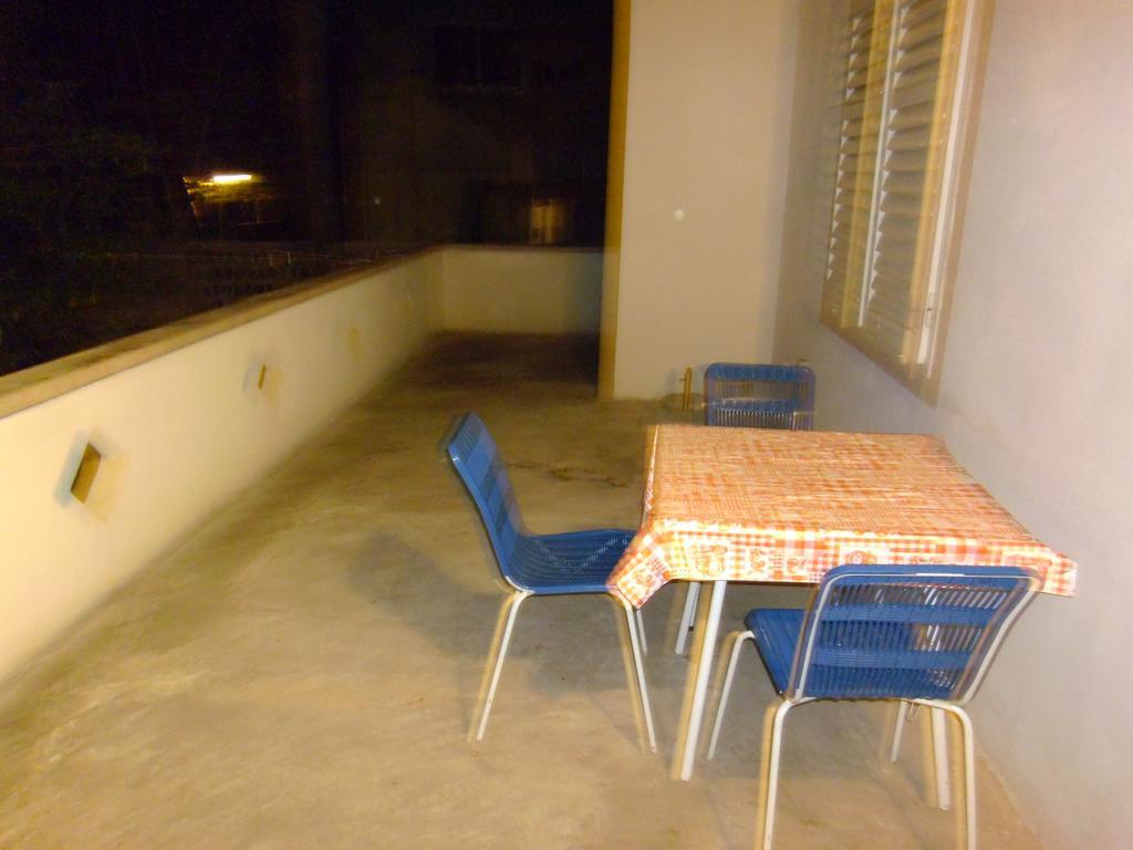 Apartments Kreso 5 Meters From The Beach With See View Shadow And Parking Place Stara Novalja Quarto foto