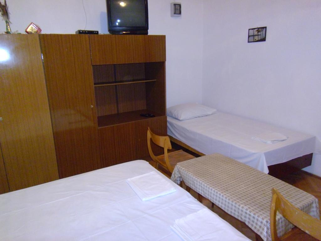 Apartments Kreso 5 Meters From The Beach With See View Shadow And Parking Place Stara Novalja Quarto foto