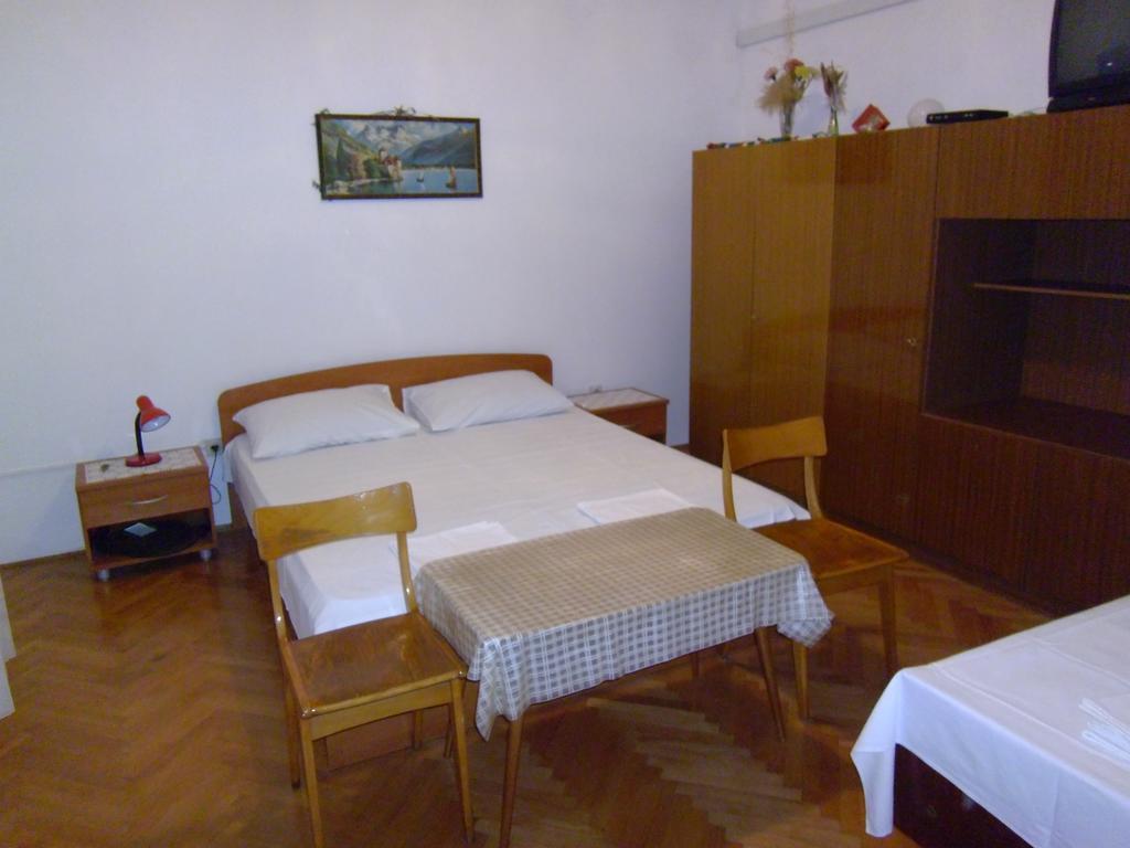 Apartments Kreso 5 Meters From The Beach With See View Shadow And Parking Place Stara Novalja Quarto foto