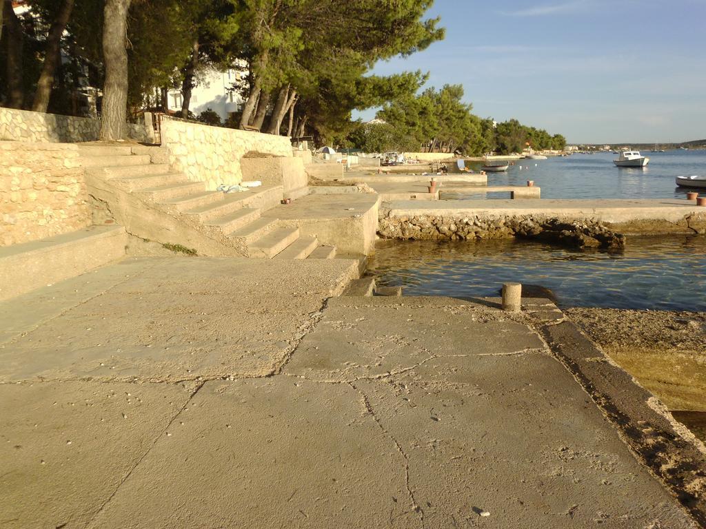 Apartments Kreso 5 Meters From The Beach With See View Shadow And Parking Place Stara Novalja Exterior foto